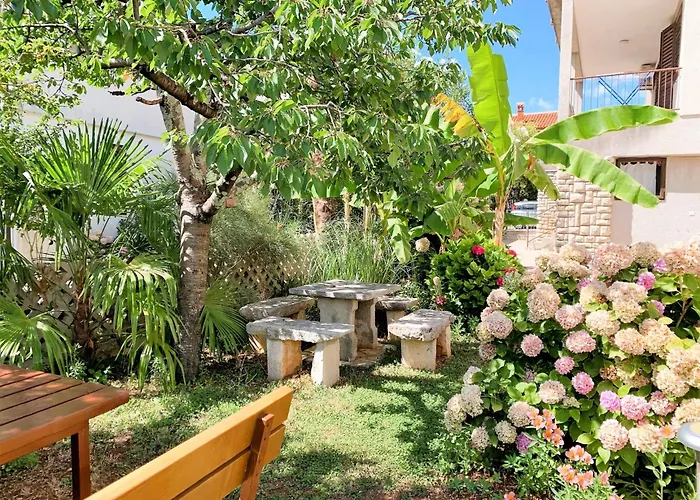 Rustico Mediterraneo With Large Terrace By Mihaela Apartamento